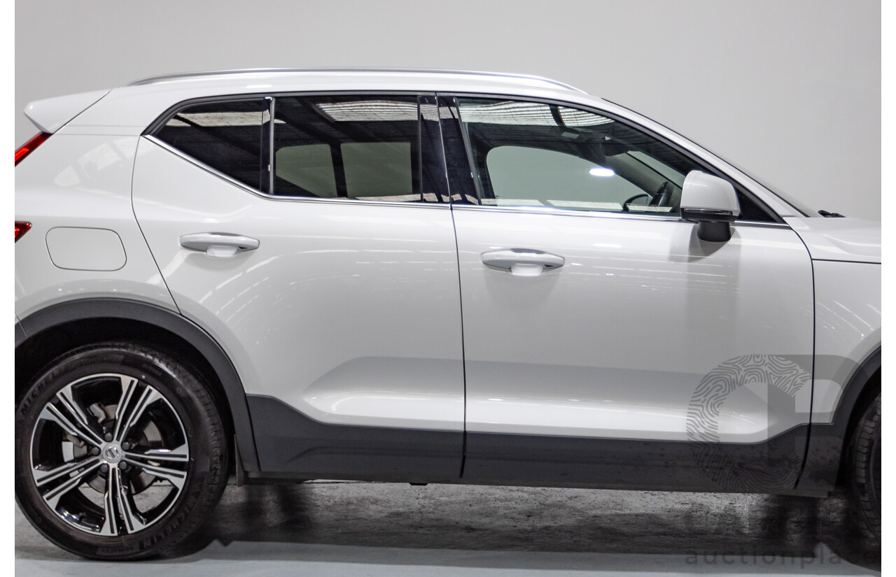 6/2021 Volvo XC40 T4 Inscription (AWD) 536 MY21 4d Wagon White Turbo 2.0L