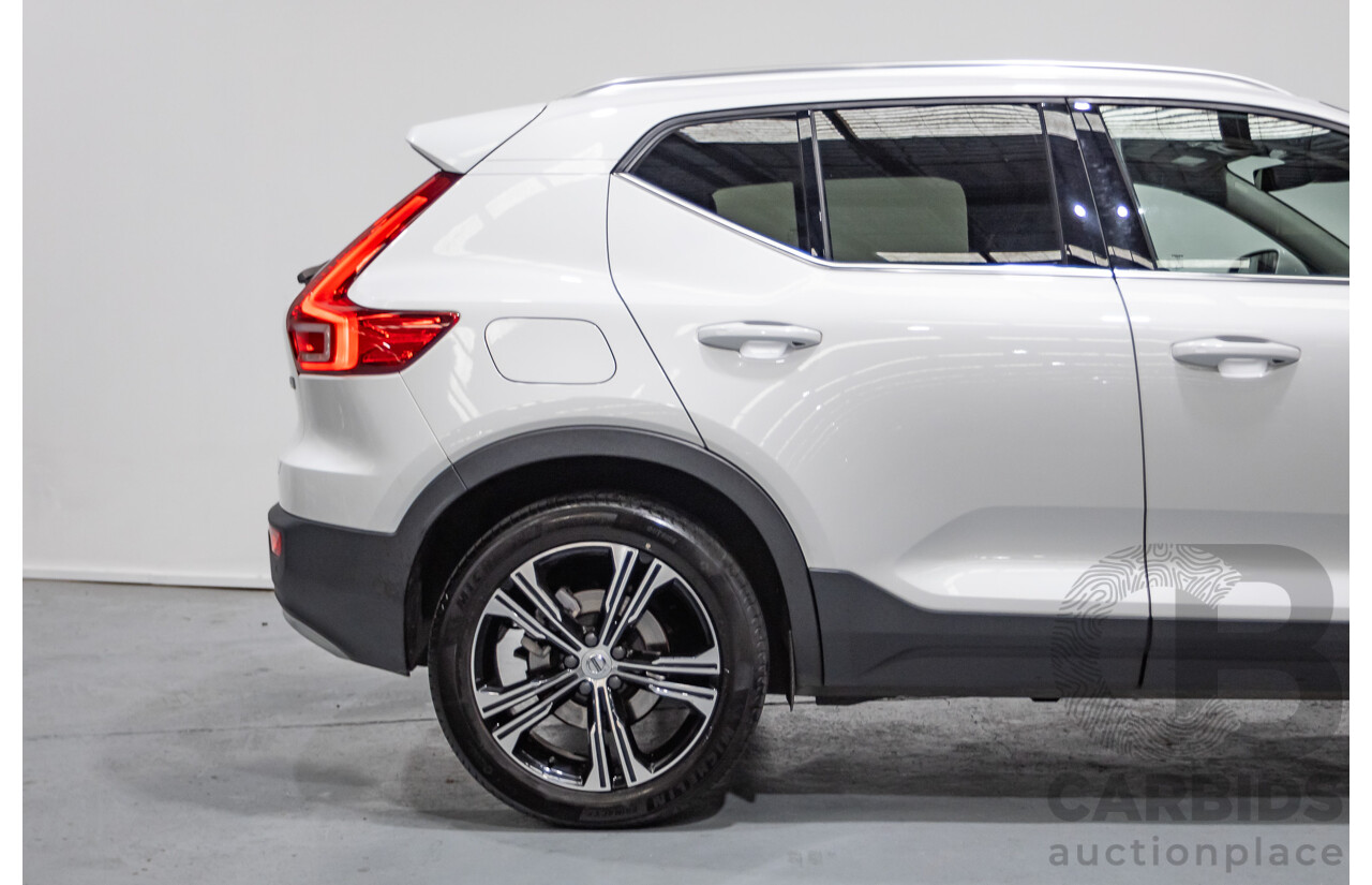 6/2021 Volvo XC40 T4 Inscription (AWD) 536 MY21 4d Wagon White Turbo 2.0L