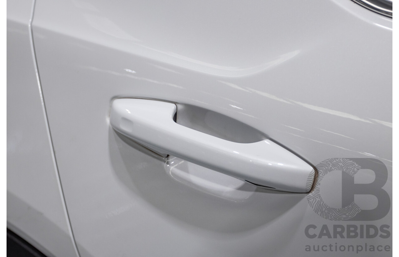 6/2021 Volvo XC40 T4 Inscription (AWD) 536 MY21 4d Wagon White Turbo 2.0L