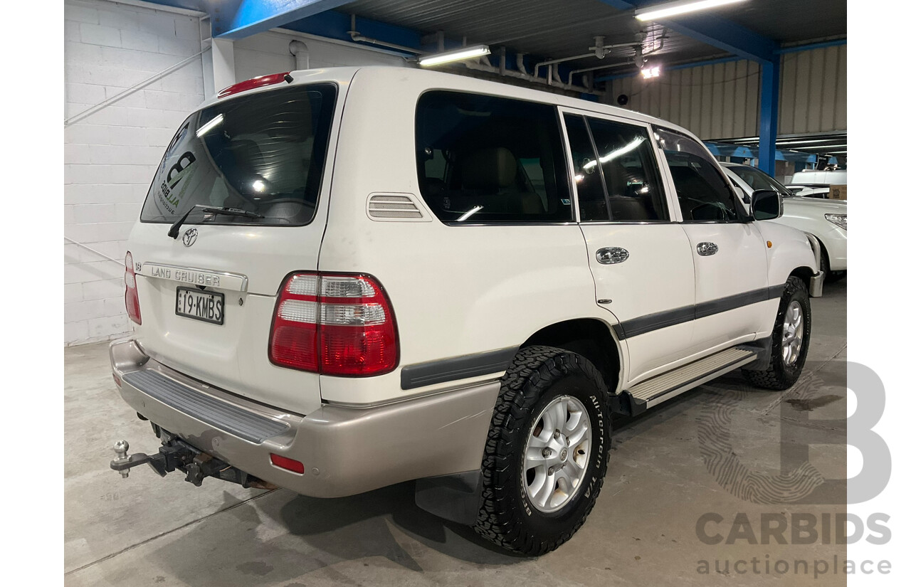 05/2004 Toyota Landcruiser GXL (4x4) UZJ100R 4d Wagon Arctic white V8 4.7L 8 Seater