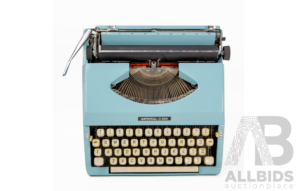 Vintage Imperial 200 Portable Typewriter in Original Carry Case