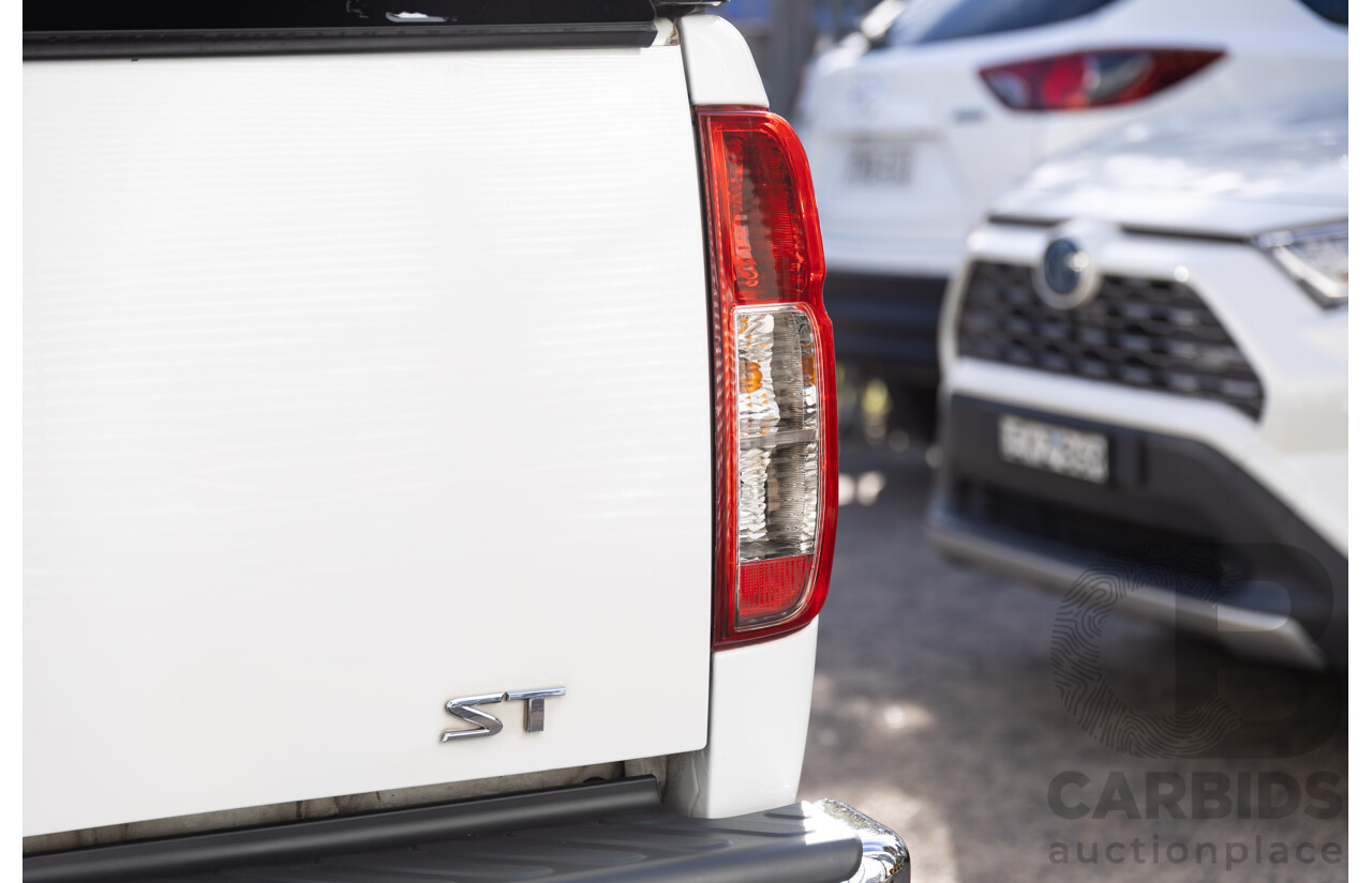 9/2013 Nissan Navara ST (4x4) D40 MY12 Dual Cab P/Up White 2.5L