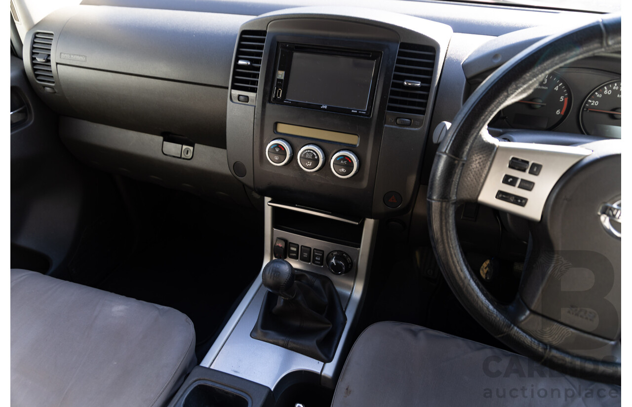9/2013 Nissan Navara ST (4x4) D40 MY12 Dual Cab P/Up White 2.5L