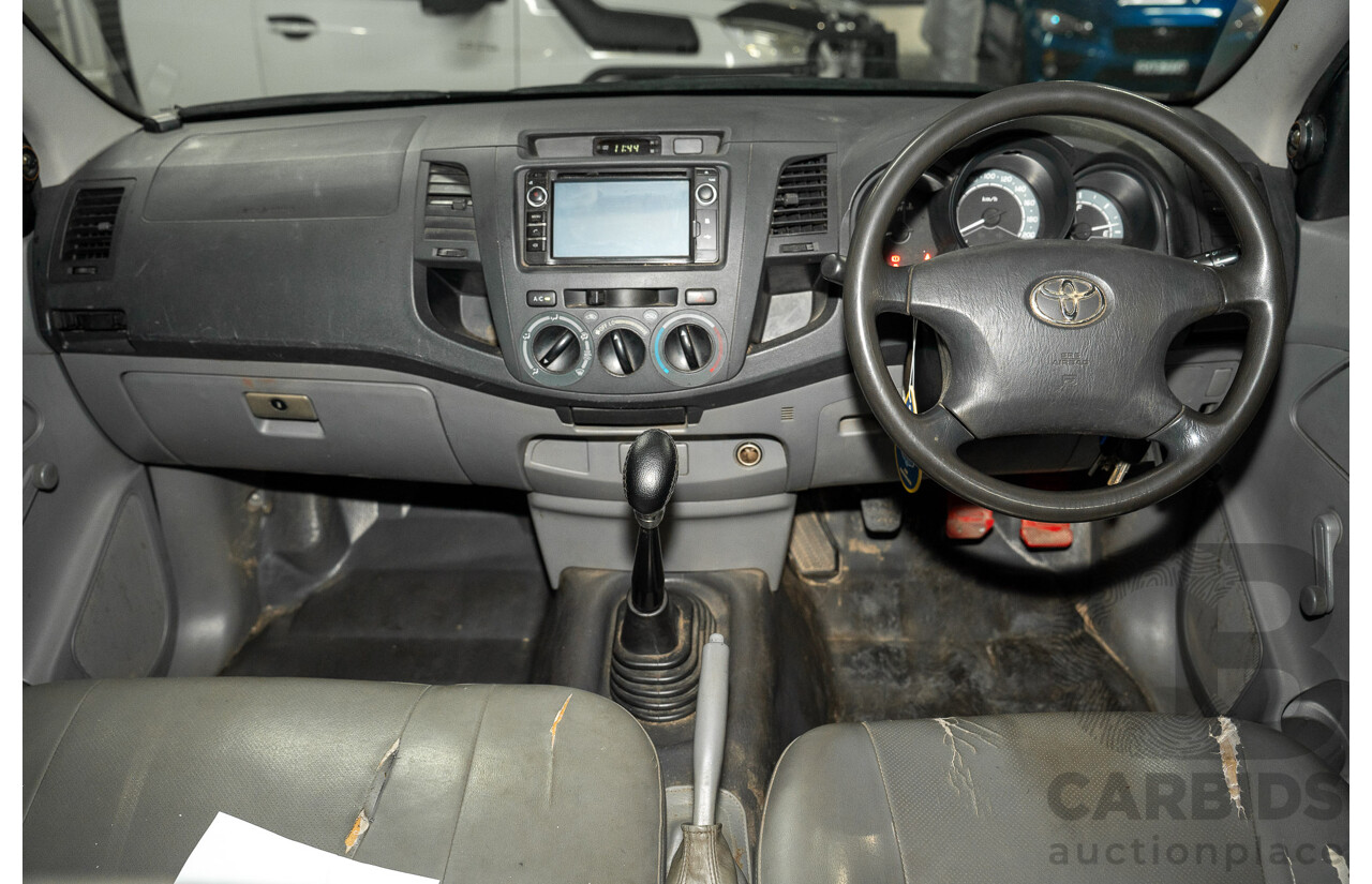 1/2006 Toyota Hilux Workmate TGN16R Dual Cab P/Up White 2.7L