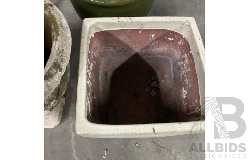 Garden Round Table and Assorted Pots