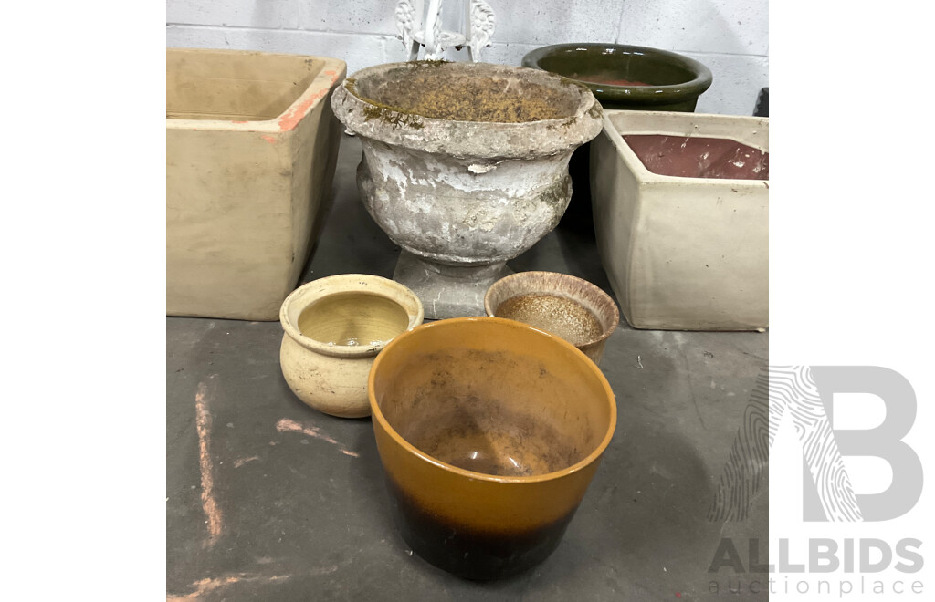 Garden Round Table and Assorted Pots
