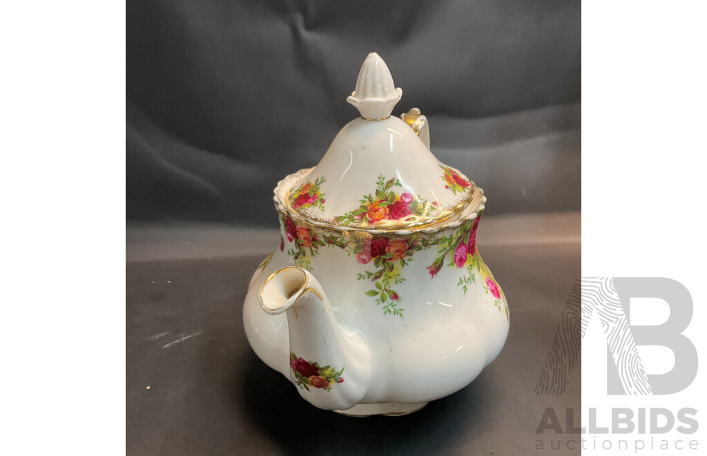 Royal Albert Old Country Roses Bone China England - 27 Pieces
