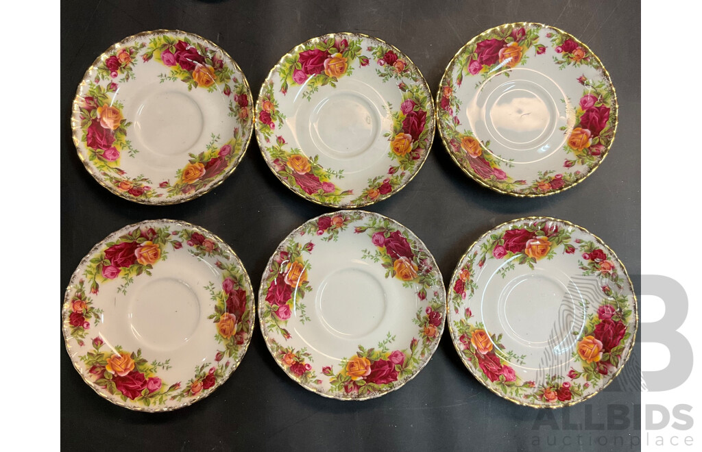 Royal Albert Old Country Roses Bone China England - 27 Pieces