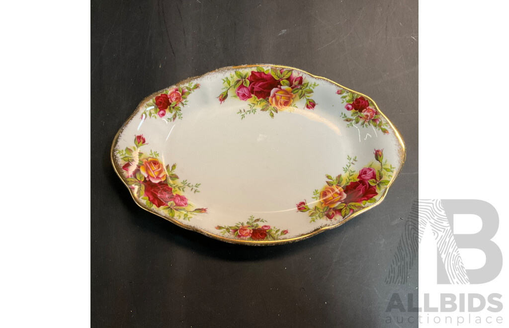 Royal Albert Old Country Roses Bone China England - 27 Pieces
