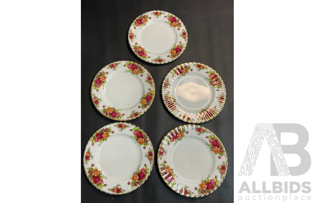 Royal Albert Old Country Roses Bone China England - 27 Pieces
