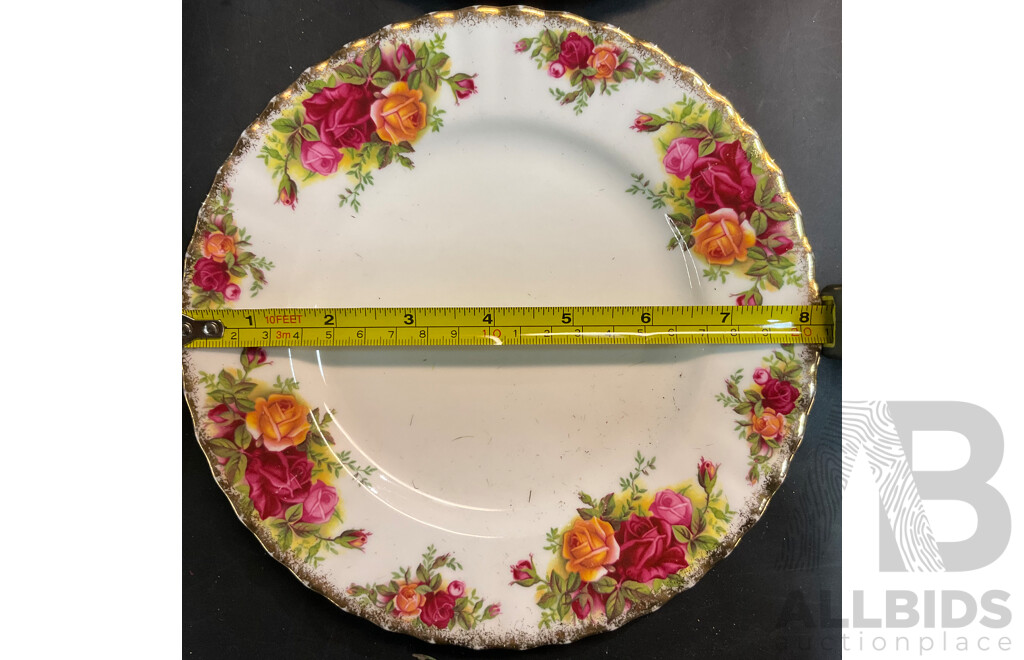 Royal Albert Old Country Roses Bone China England - 27 Pieces