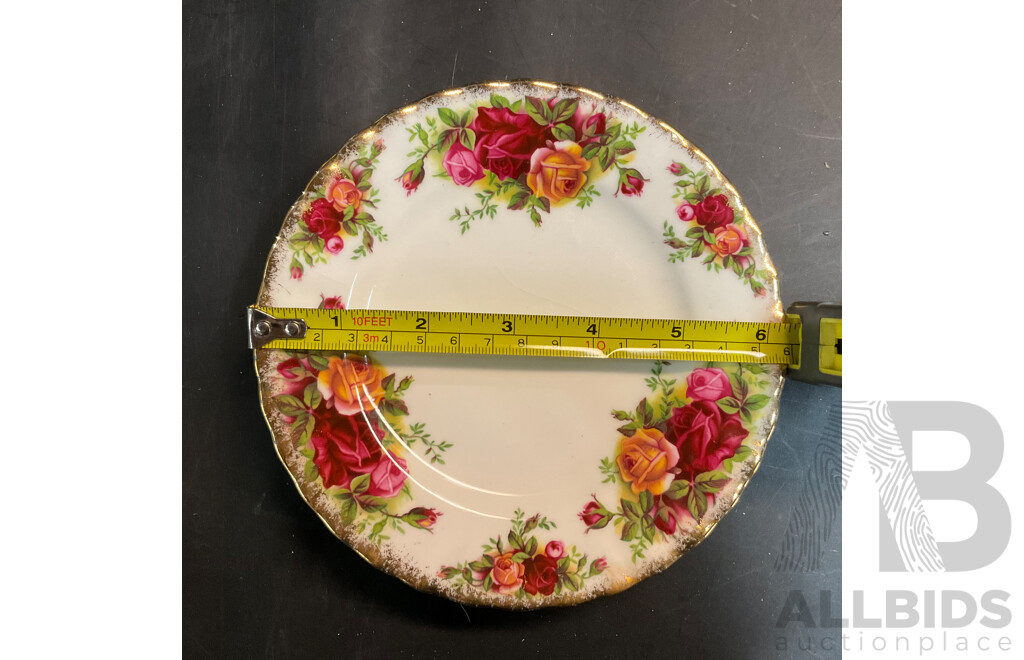 Royal Albert Old Country Roses Bone China England - 27 Pieces