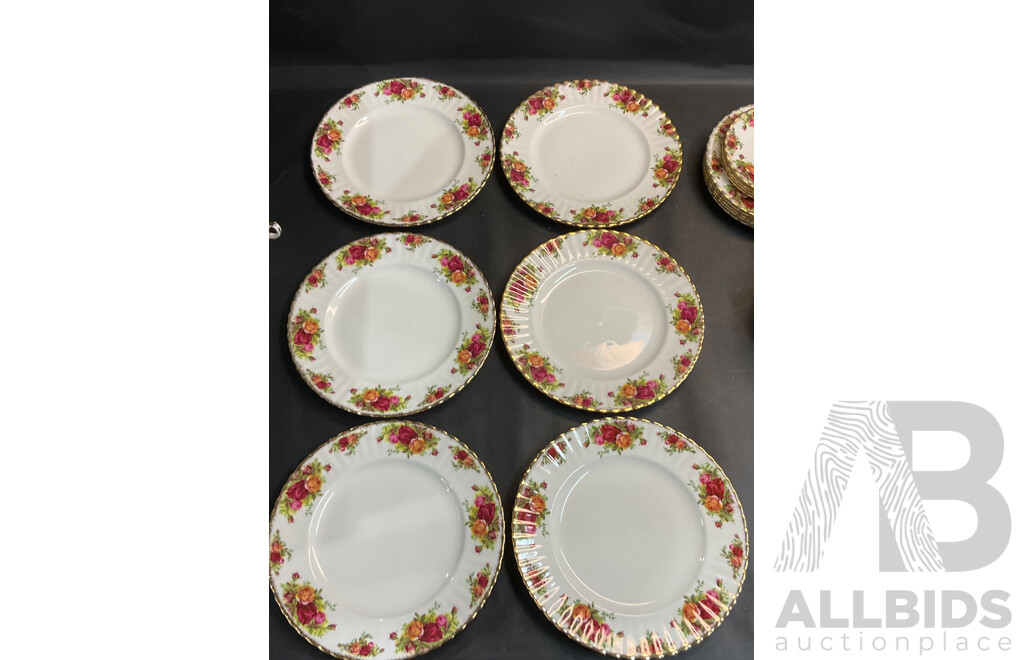 Royal Albert Old Country Roses Bone China England - 27 Pieces