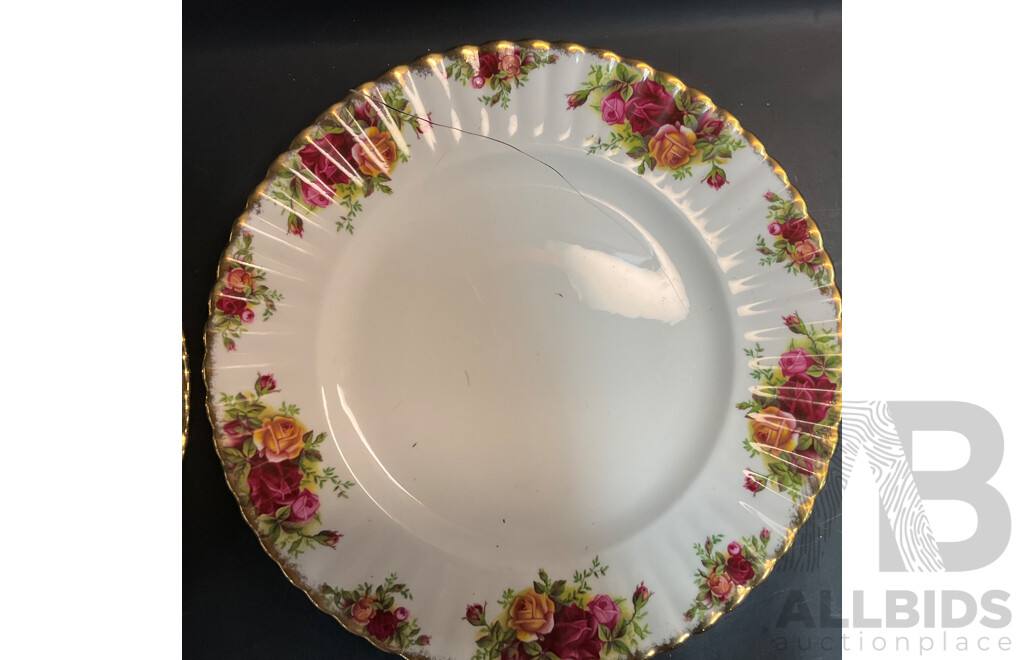 Royal Albert Old Country Roses Bone China England - 27 Pieces