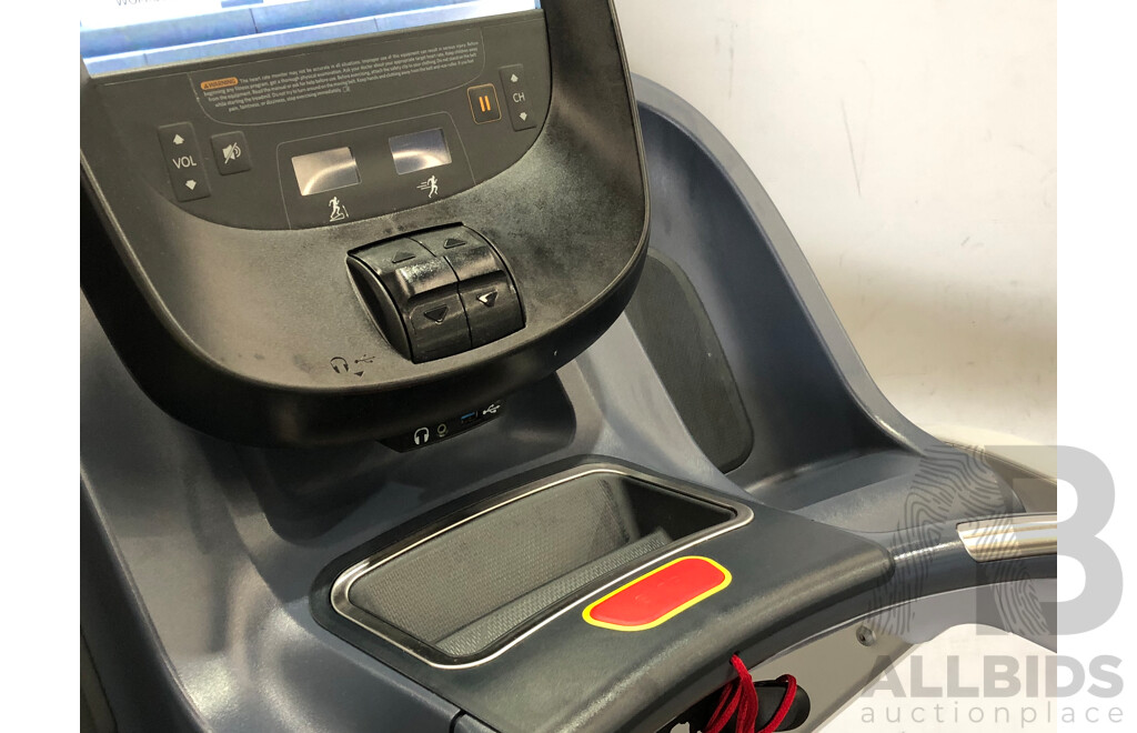 Precor TRM885 Treadmill with P82 Console