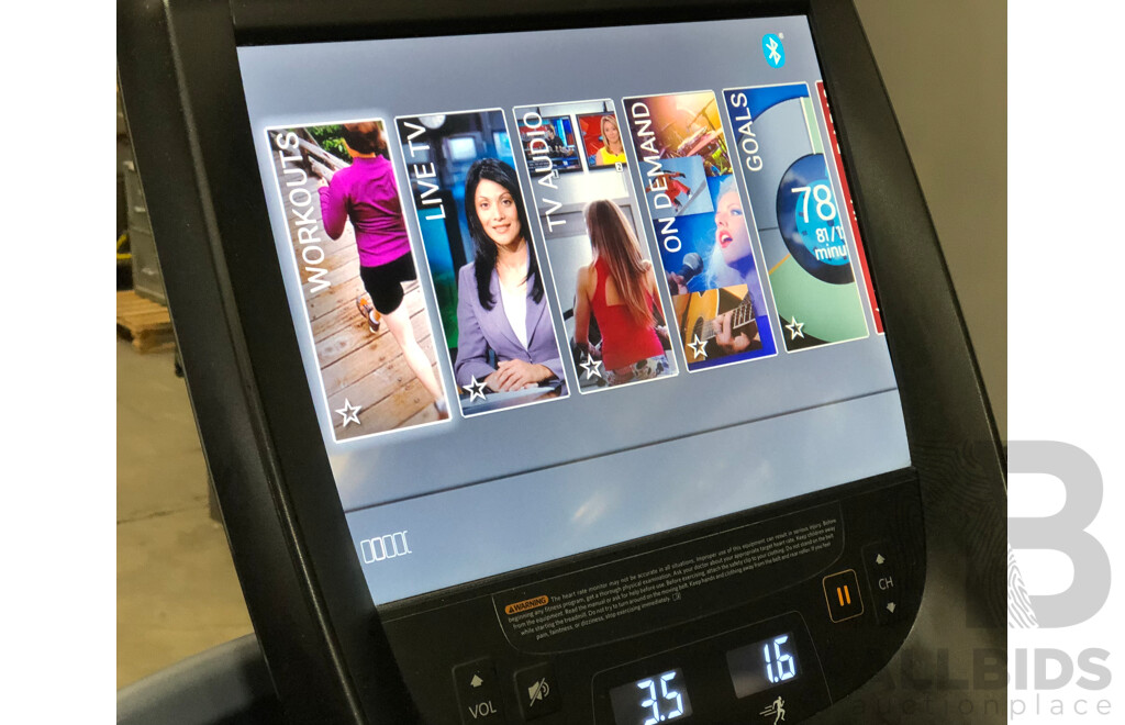 Precor TRM885 Treadmill with P82 Console