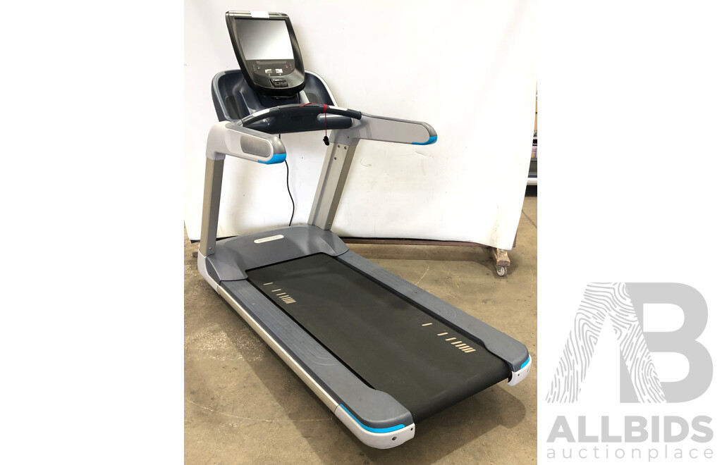 Precor TRM885 Treadmill with P82 Console