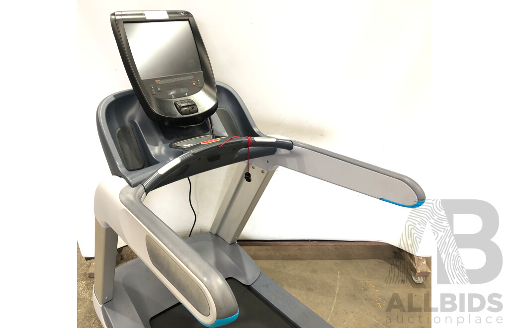 Precor TRM885 Treadmill with P82 Console