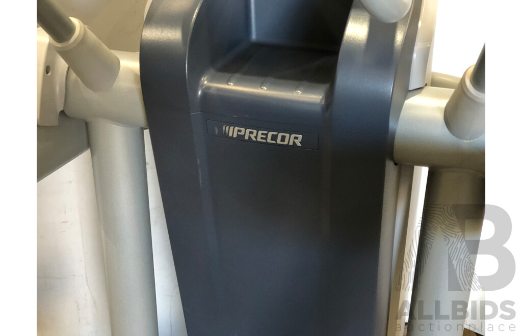 Precor AMT 885 Adaptive Motion Ellipitical Trainer with P82 Console