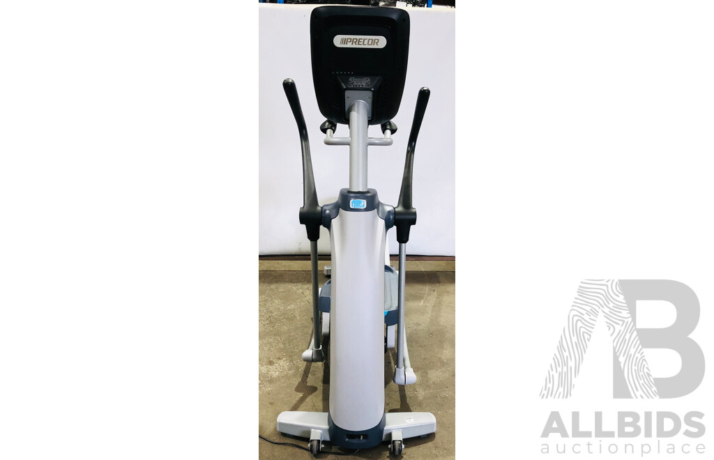 Precor EFX 885 Ellipitical Trainer with P82 Console