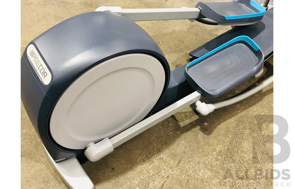 Precor EFX 885 Ellipitical Trainer with P82 Console