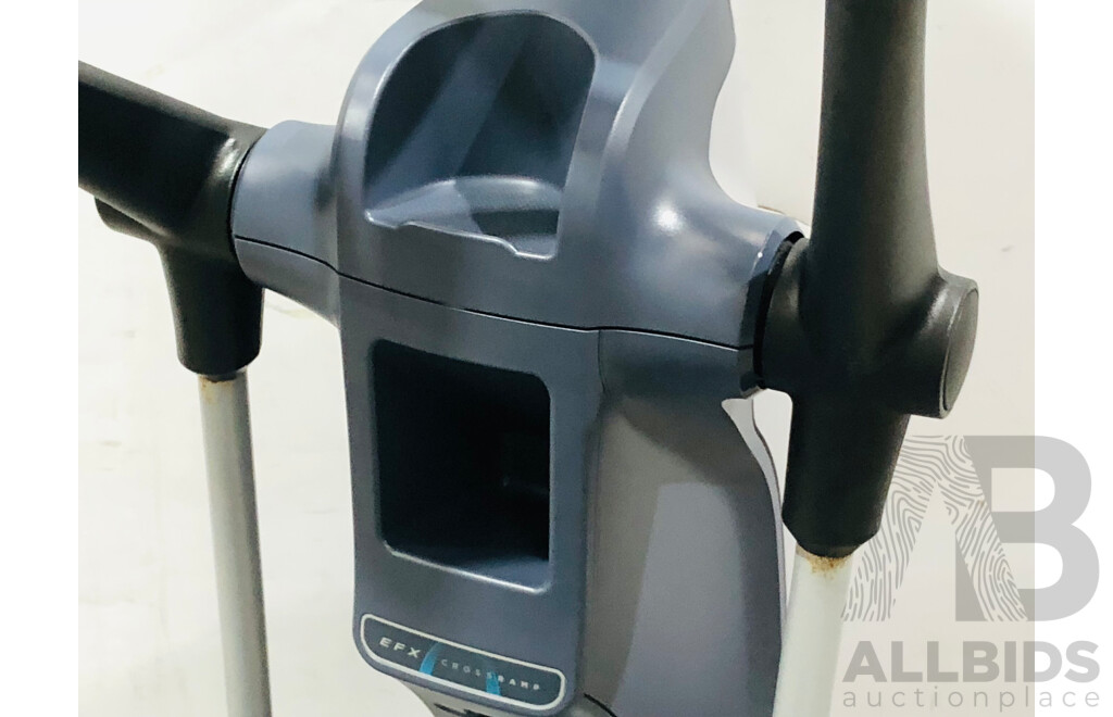 Precor EFX 885 Ellipitical Trainer with P82 Console