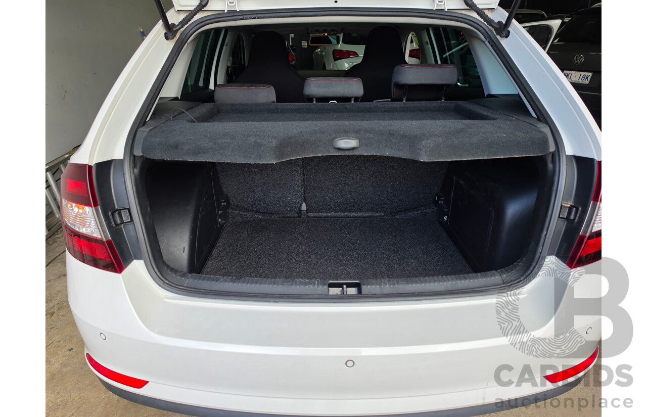 08/2014 Skoda Rapid Spaceback Elegance 90 TSI NH 4D Wagon White Turbo 1.4L
