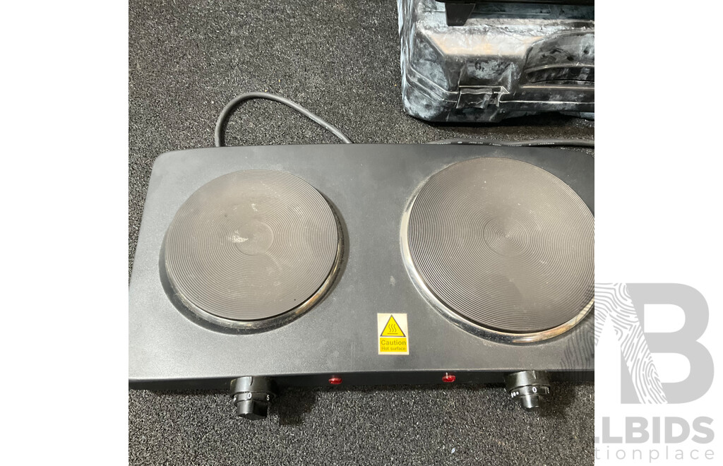CAMPMASTER Portable Single Burner Stove and ANKO Double Hot Plate - Lot of 2