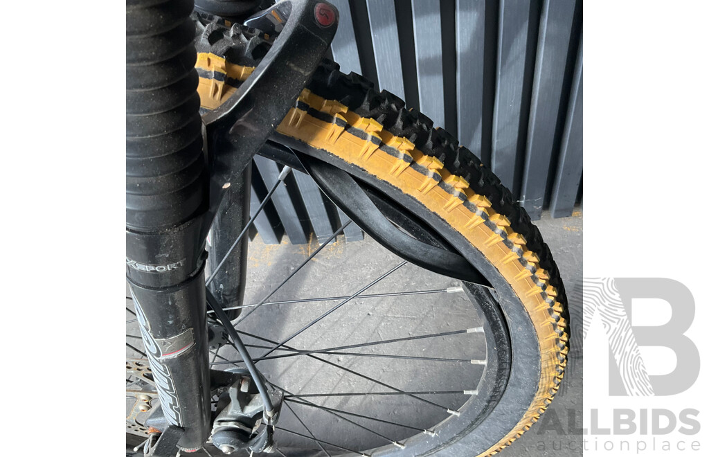 Mongoose Pro Wing Size L Bike