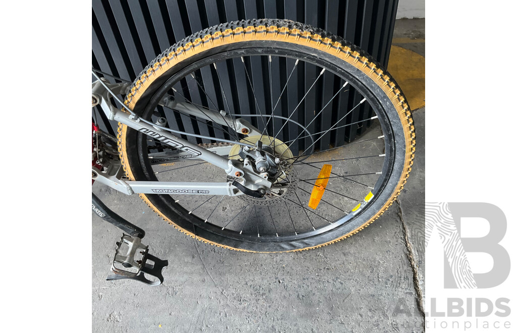 Mongoose Pro Wing Size L Bike
