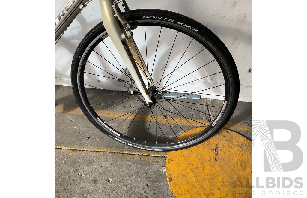 TREK 7.4 Woman's Bike