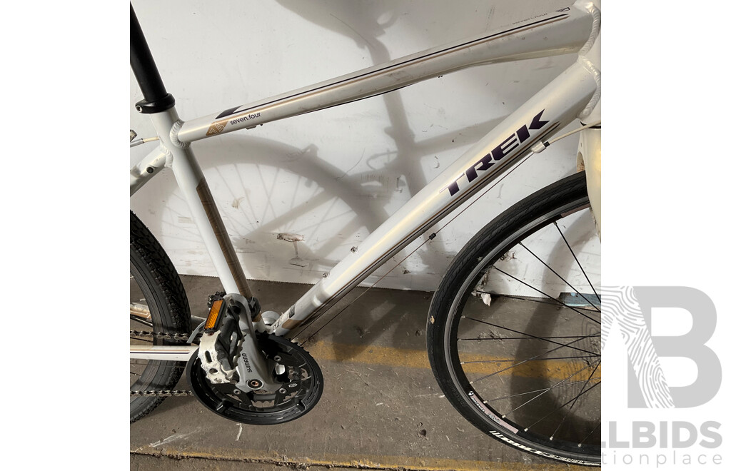 TREK 7.4 Woman's Bike