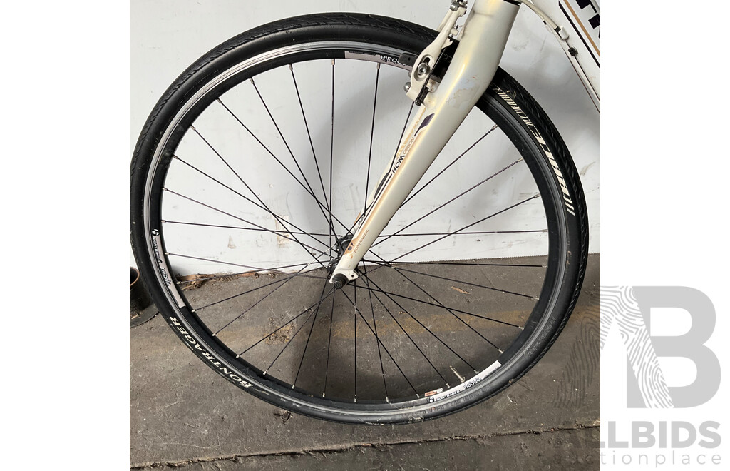TREK 7.4 Woman's Bike