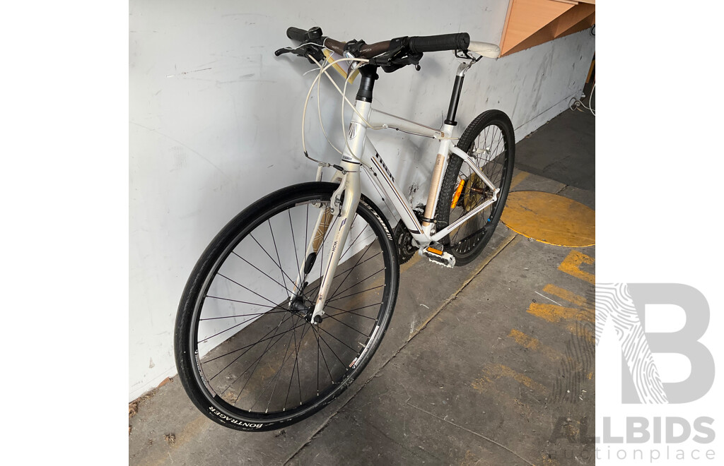 TREK 7.4 Woman's Bike