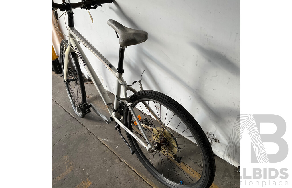 TREK 7.4 Woman's Bike