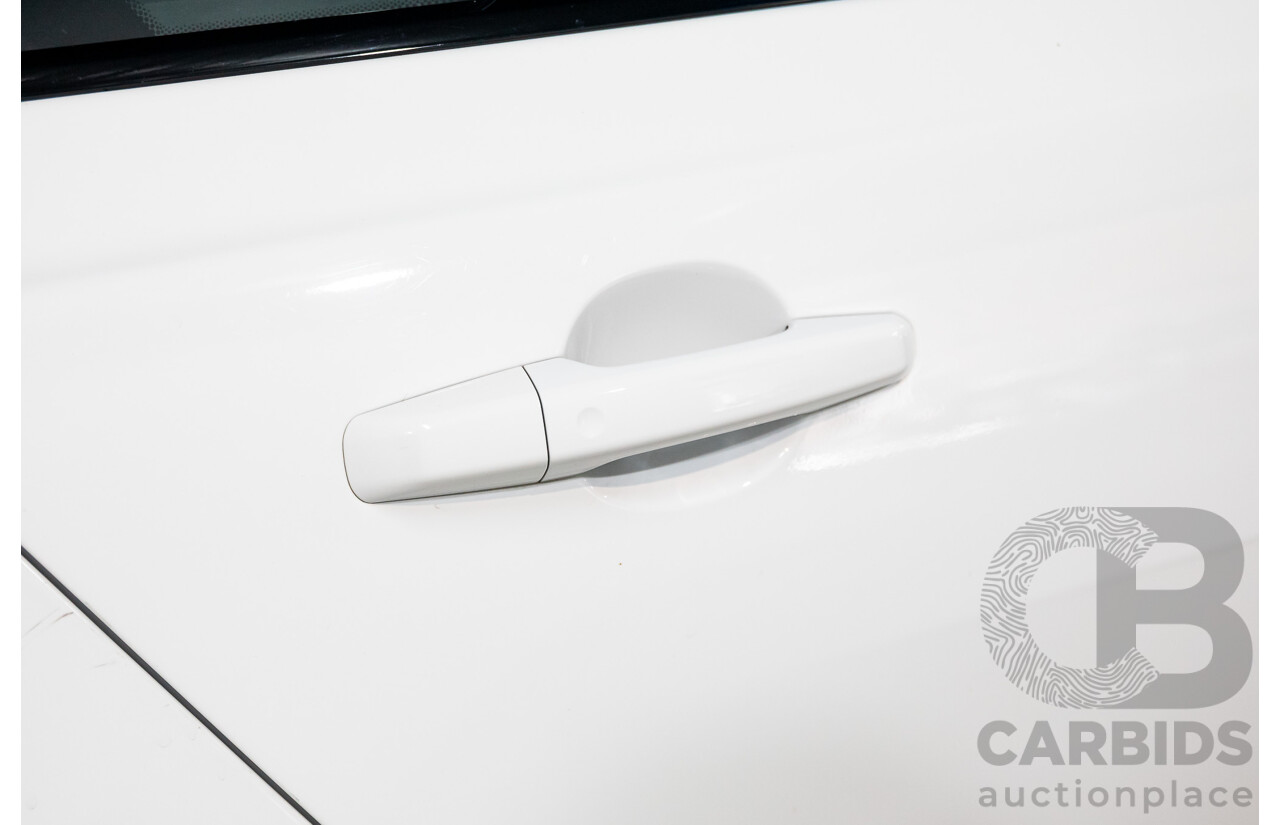 03/2018 Jaguar XE 20d R-Sport MY18 4d Sedan Polaris White Diesel Turbo 2.0L