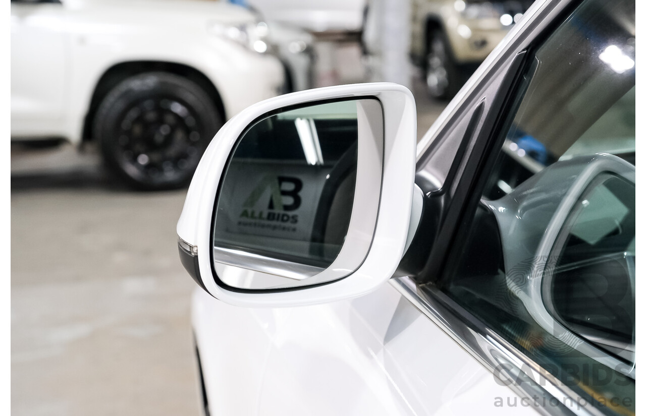 12/2011 Audi Q5 3.0 TDI Quattro 8R MY12 4d Wagon Ibis White  Diesel Turbo 3.0L