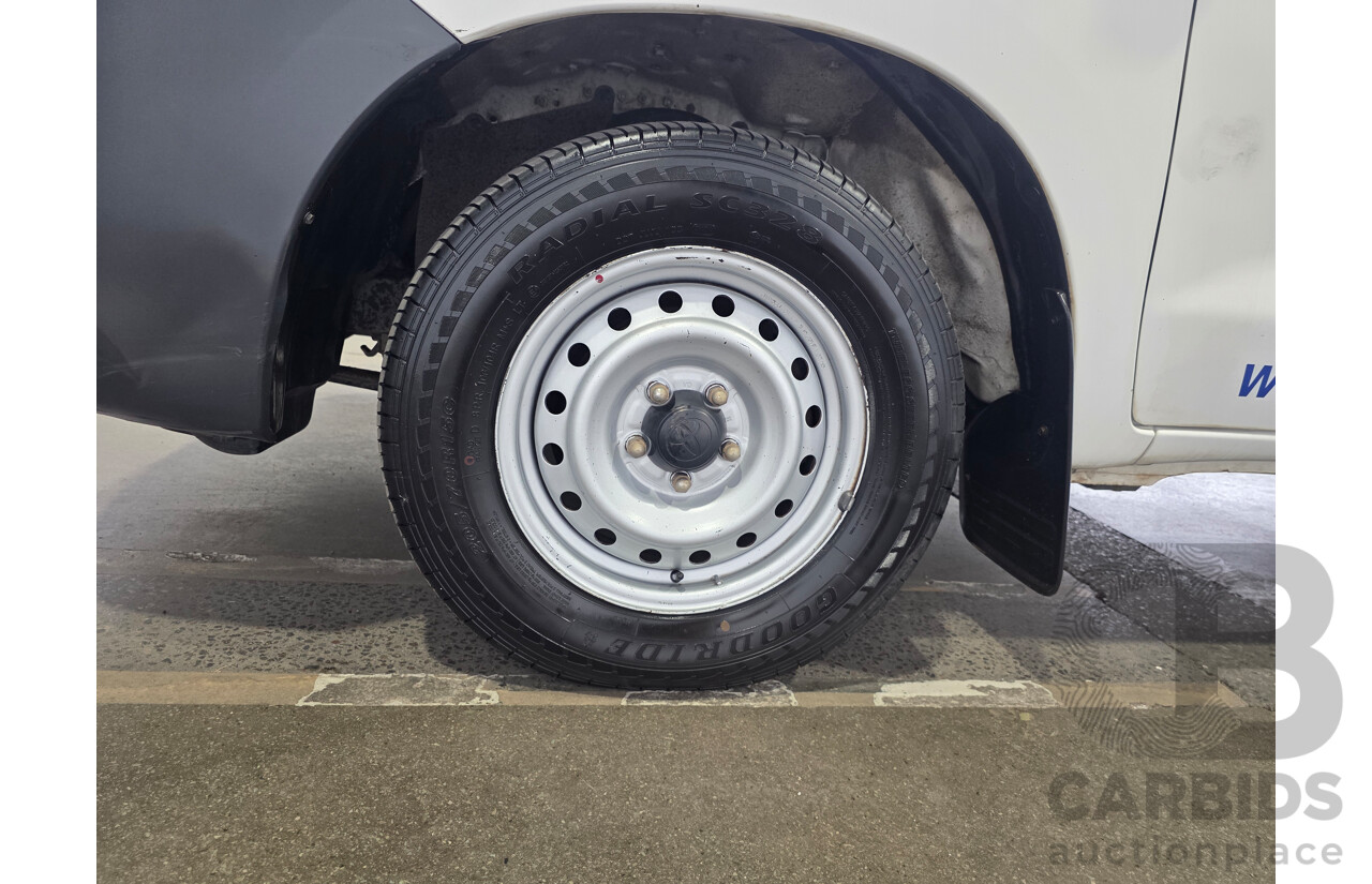 3/2012 Toyota Hilux Workmate TGN16R MY12 Cab Chassis White Petrol 2.7L