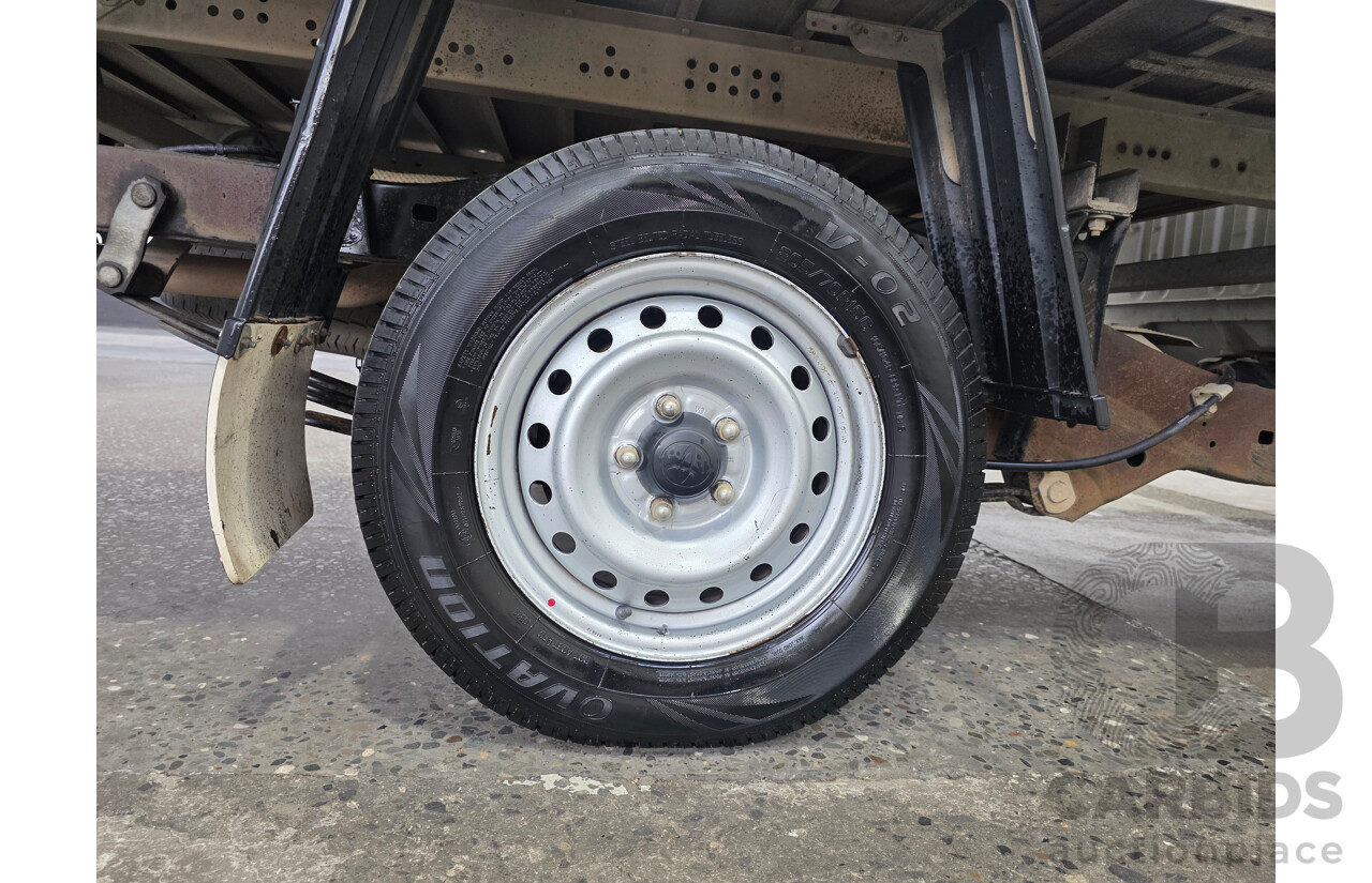3/2012 Toyota Hilux Workmate TGN16R MY12 Cab Chassis White Petrol 2.7L