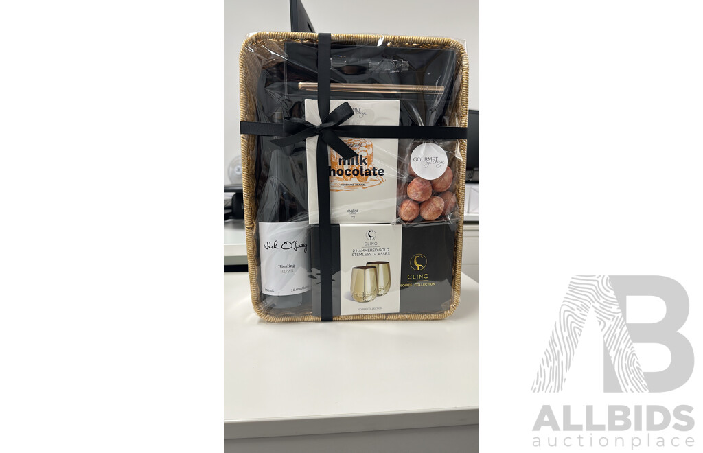 Gourmet Food and Wine Hamper