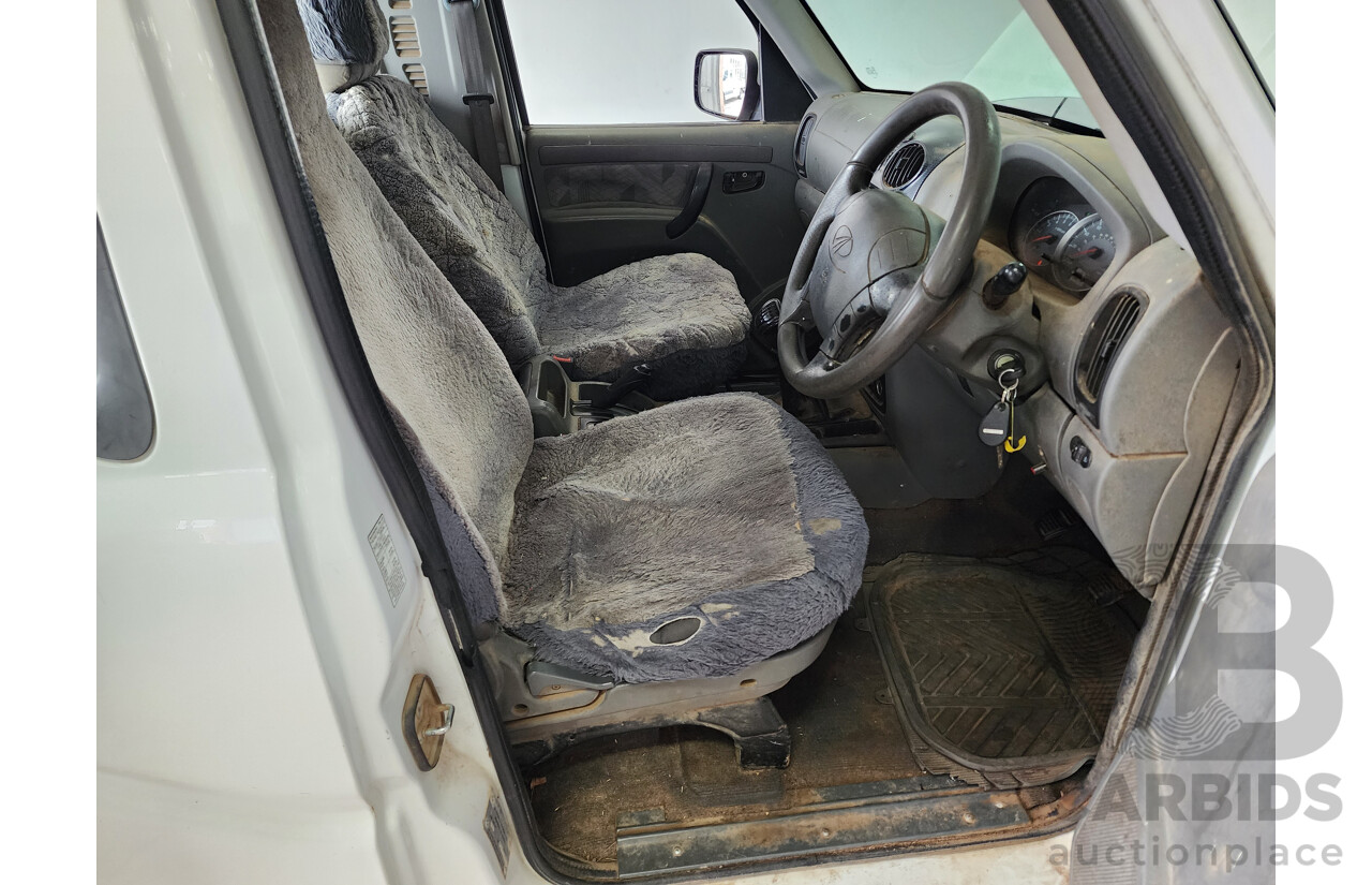 10/2012 Mahindra Pik-Up (4x4) S5 11 UPGRADE C/Chas White 2.2L