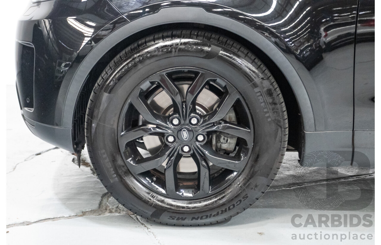 10/2017 Land Rover Discovery TD4 SE (AWD) MY17 4d Wagon Santorini Black Metallic Turbo Diesel 2.0L