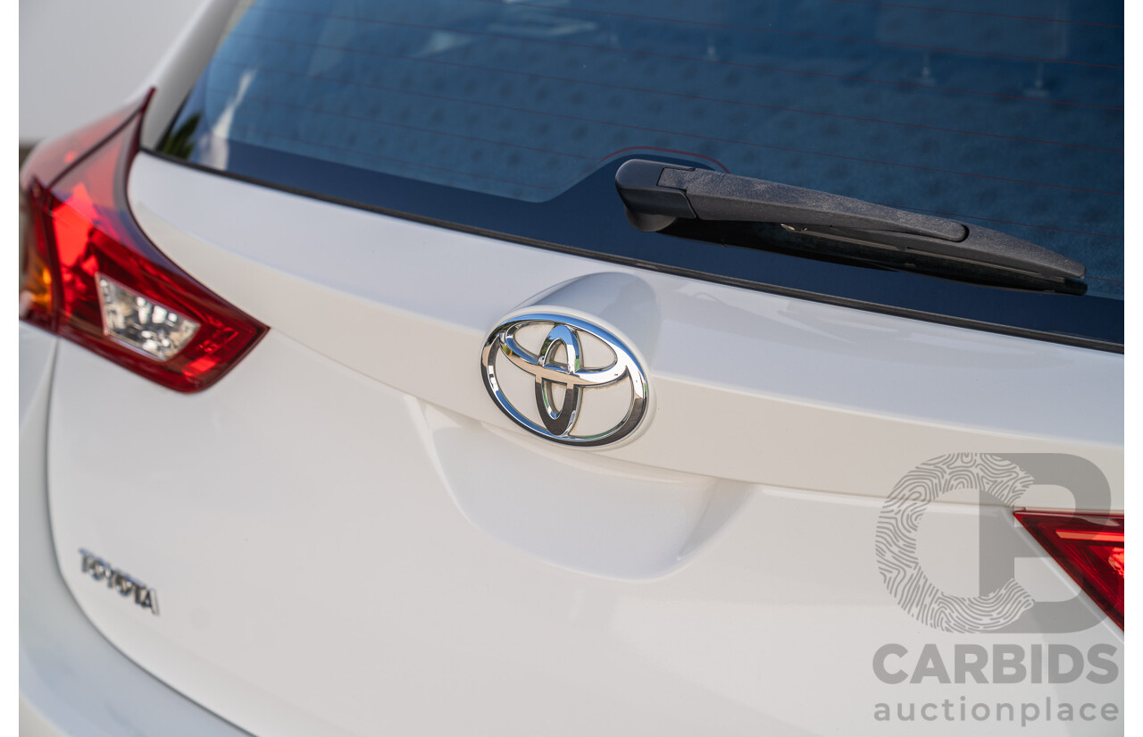 3/2015 Toyota Corolla Ascent ZRE172R 4d Sedan Glacier White 1.8L