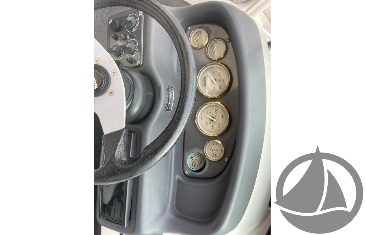 NO RESERVE - 2008 Lewis Outback Ski Boat, 6.2 Mercruiser Scorpio V8, 337 Hrs