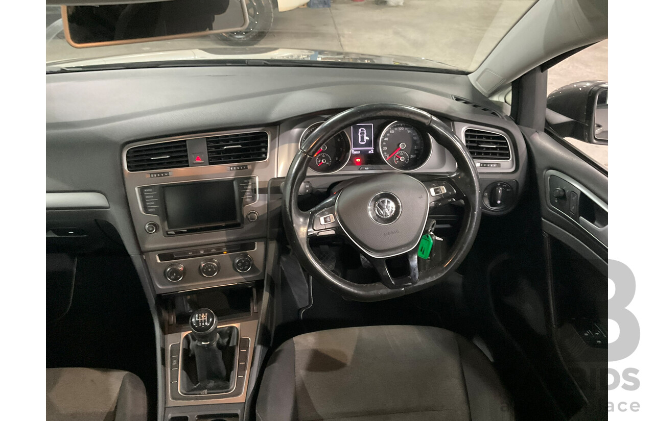 04/2016 Volkswagen Golf 92 TSI FWD AU MY16 5D Hatchback Grey 1.4L