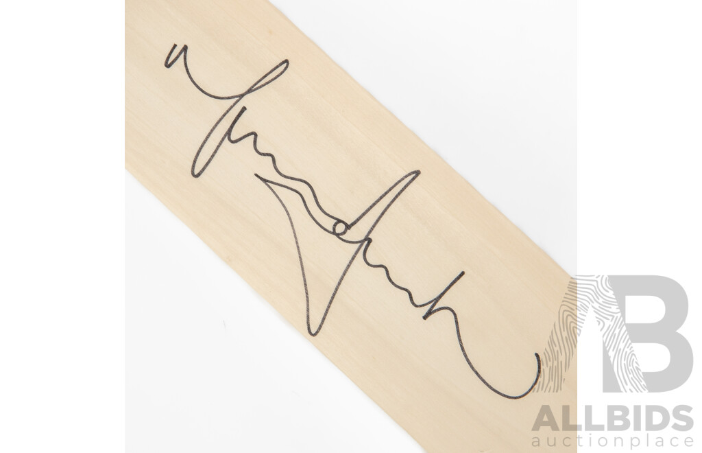 Signed Mitchell Johnson Cricket Bat