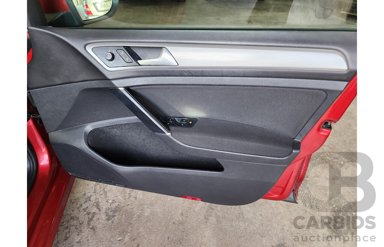 04/2014 Volkswagen Golf 90 TSI Comfortline AU MY14 5d Hatchback Red 1.4L