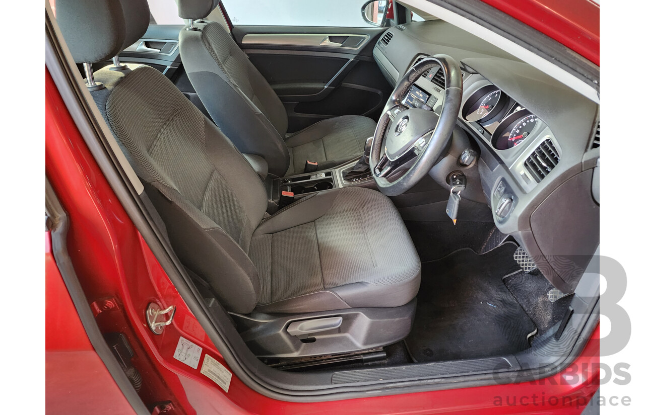 04/2014 Volkswagen Golf 90 TSI Comfortline AU MY14 5d Hatchback Red 1.4L