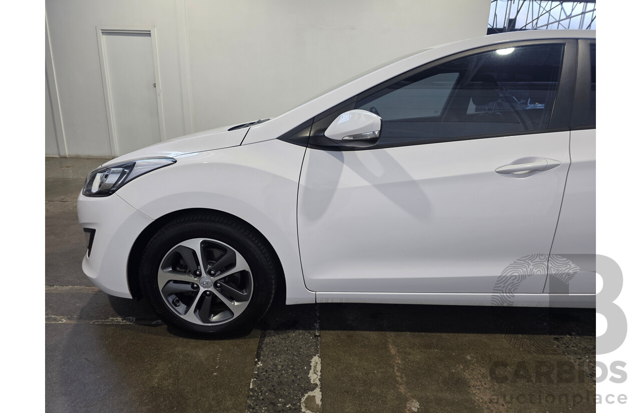 7/2015 Hyundai i30 Active X GD3 Series 2 5d Hatchback White 1.8L
