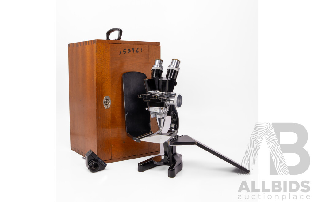 Vintage Ernst Leitz Wetzlar Binocular Microscope in Wooden Carrying Case